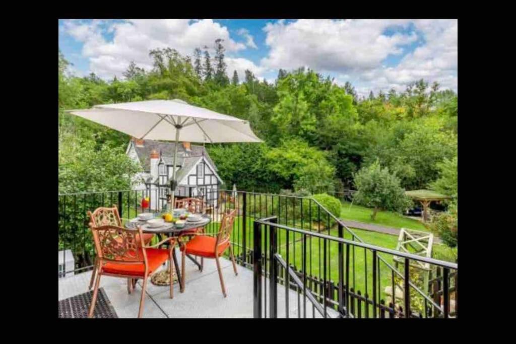 Tank Barn At Brook House, Nestled In The Welsh Hills, A Delightful Retreat Villa เวลช์พูล ภายนอก รูปภาพ