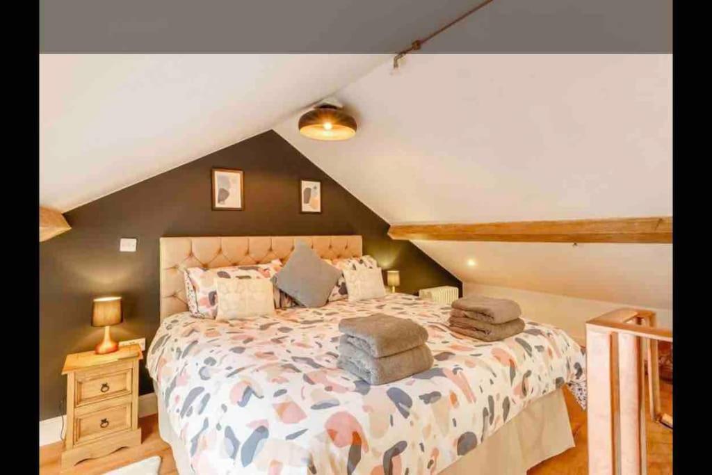 Tank Barn At Brook House, Nestled In The Welsh Hills, A Delightful Retreat Villa เวลช์พูล ภายนอก รูปภาพ