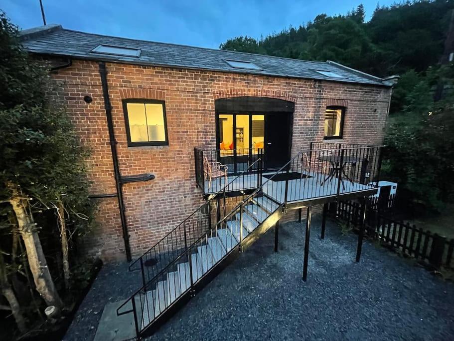 Tank Barn At Brook House, Nestled In The Welsh Hills, A Delightful Retreat Villa เวลช์พูล ภายนอก รูปภาพ